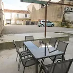 Le Pop Art - Parking Prive Ангулем