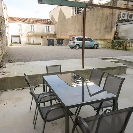 Le Pop Art - Parking Prive Angoulême
